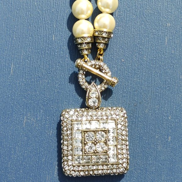 Heidi Daus Swarovski Crystal Necklace with toggle closure - Picture 3 of 16